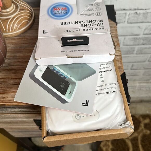 NIB Sharper Image UV Zone Phone Sanitizer Charger - Picture 7 of 7
